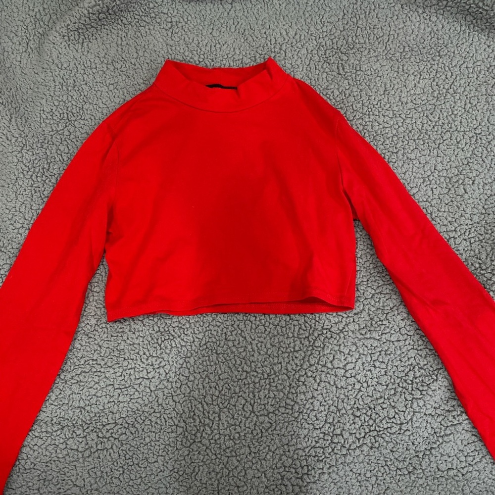 red medium long sleeve crop top